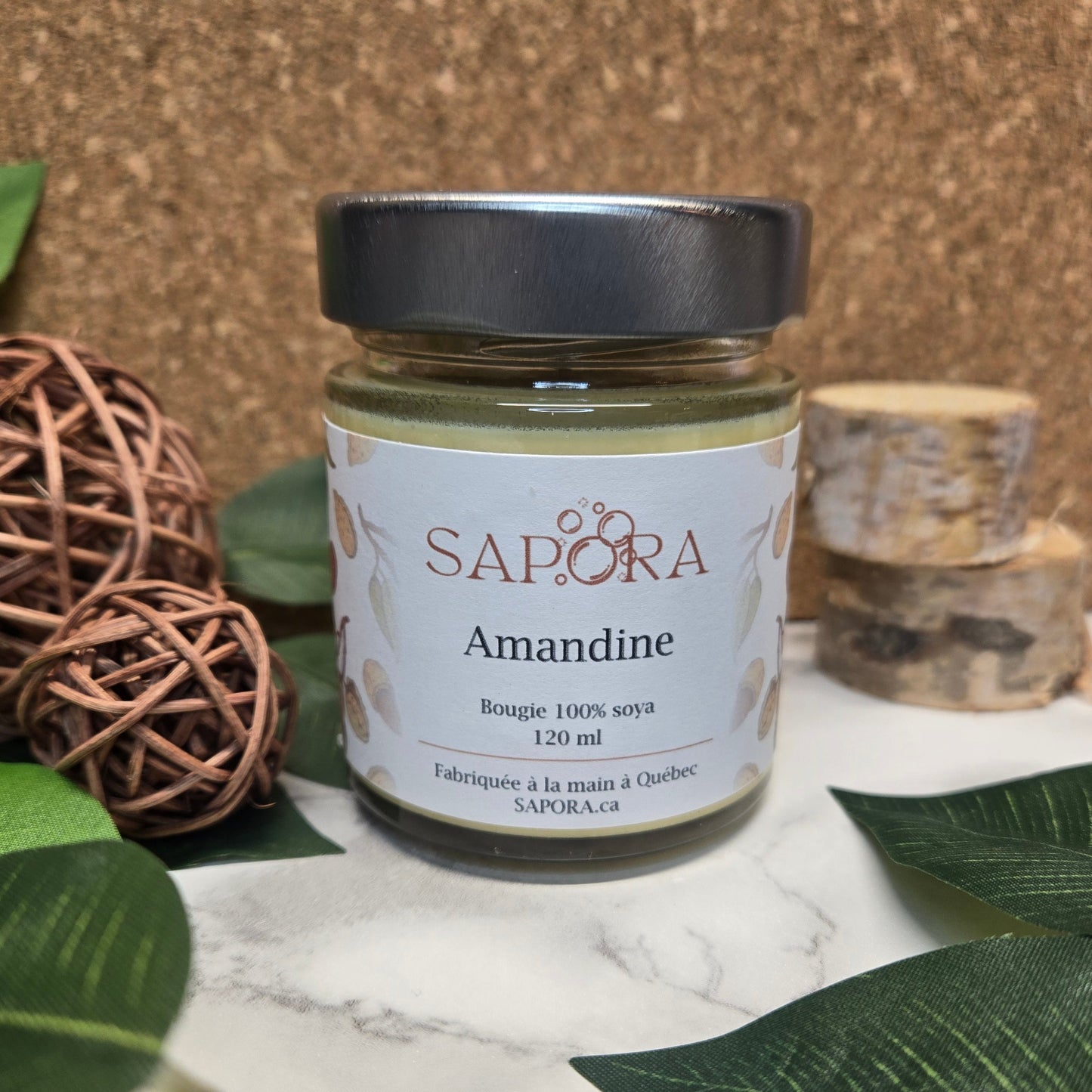 Bougie parfumée longue durée, cire de soya, notes réconfortantes d’amande et de vanille - Front