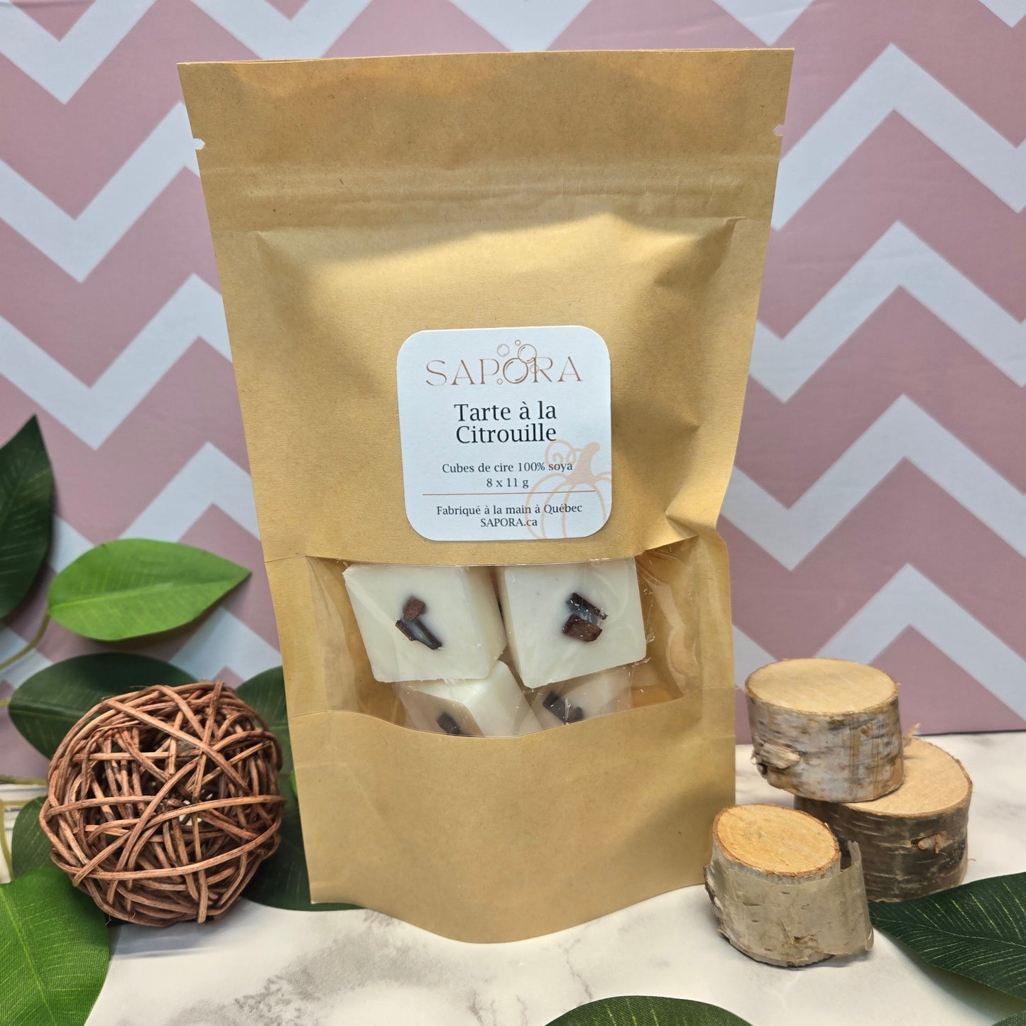 Cubes de cire de soya tarte à la citrouille / Pumpkin pie wax melts – Parfum gourmand, épicé et réconfortant - Front (pink bg)