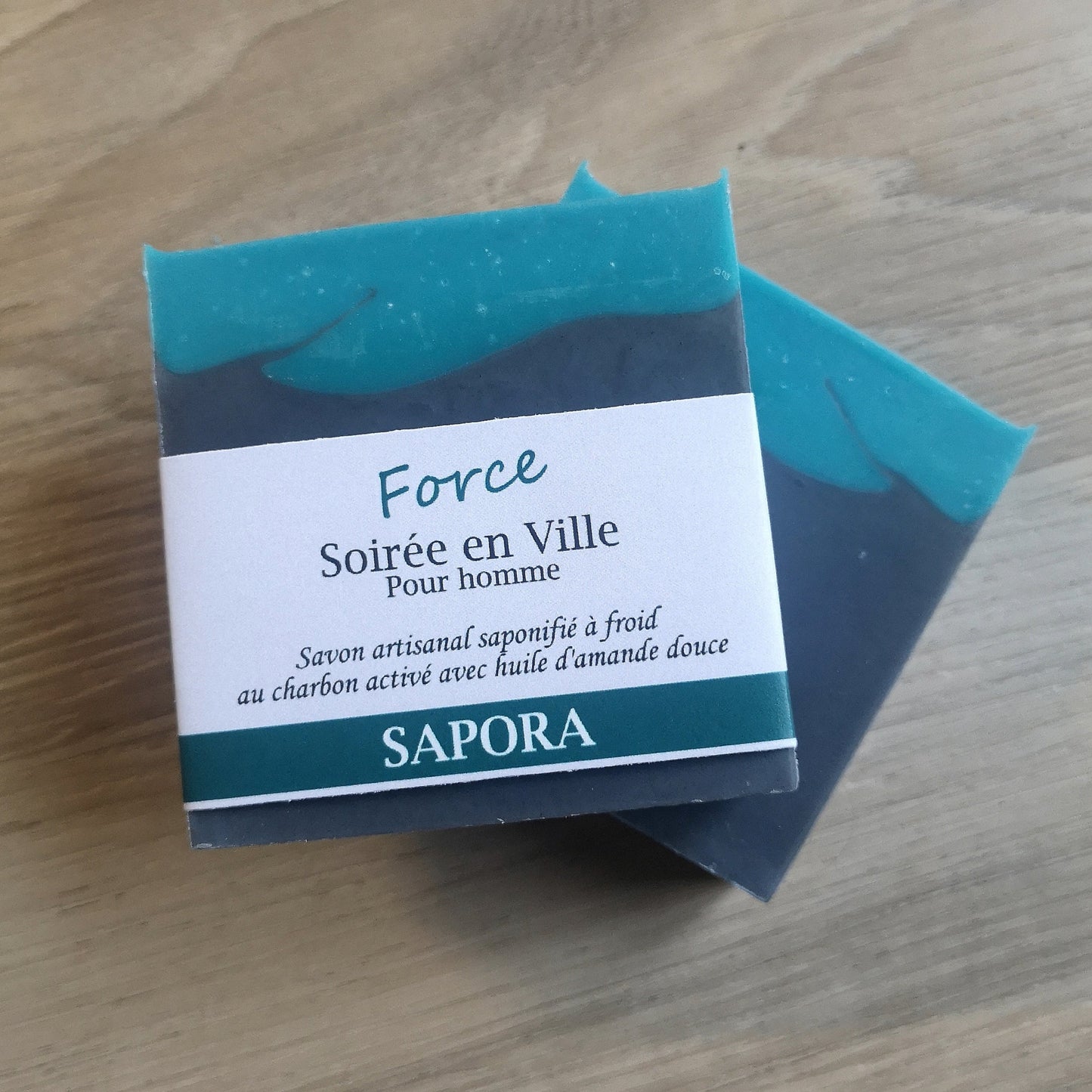 Savon artisanal Soirée en Ville – Charbon activé et notes raffinées de musc et poivre noir - Front