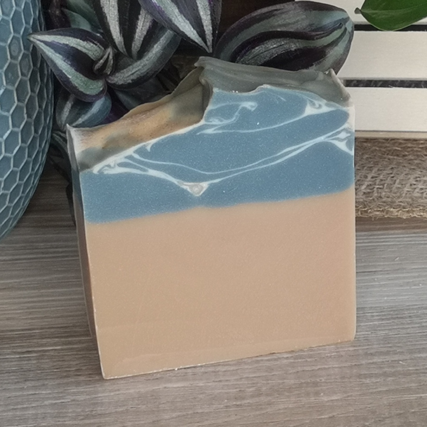 Savon naturel Soleil des Caraïbes, parfum exotique et fruité, pour une peau douce - Front nu