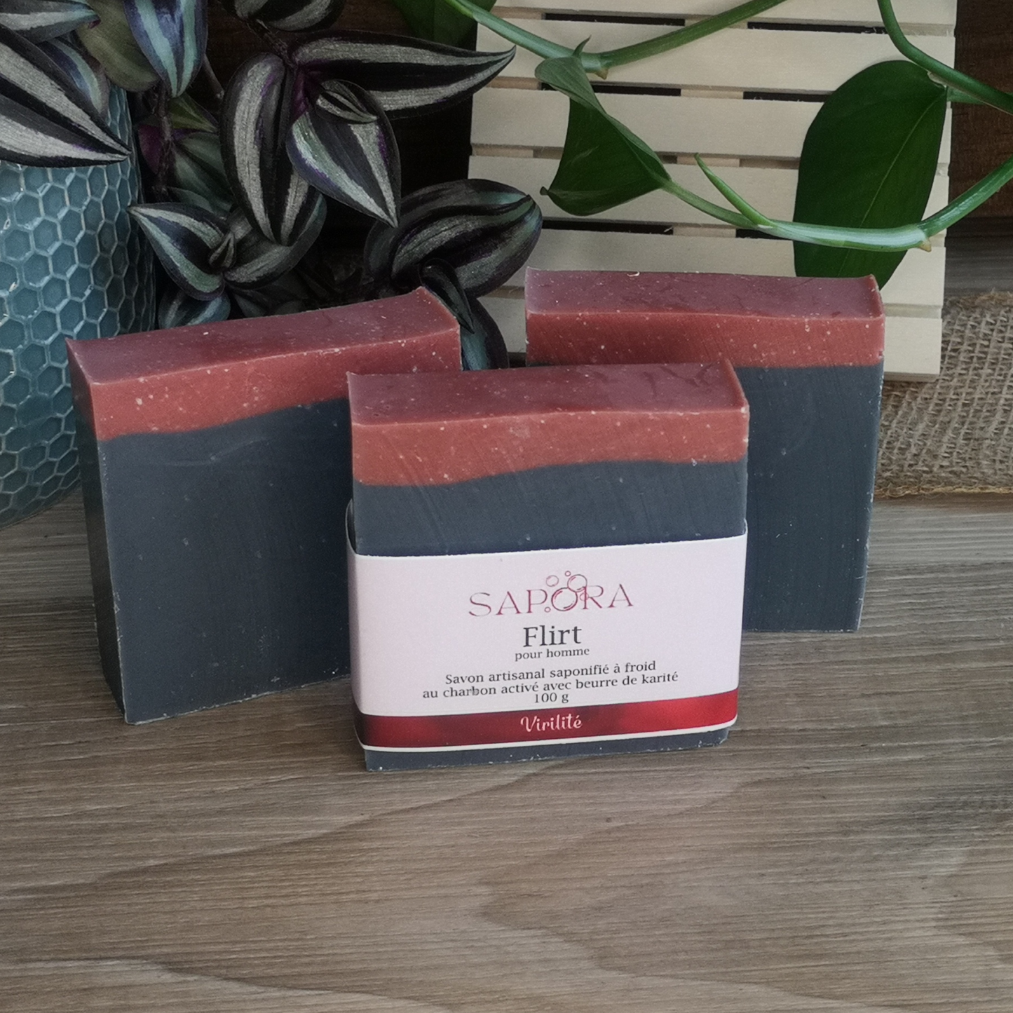 Savon en barre "Flirt" au charbon – Élimine les impuretés et offre une senteur masculine raffinée - Devant