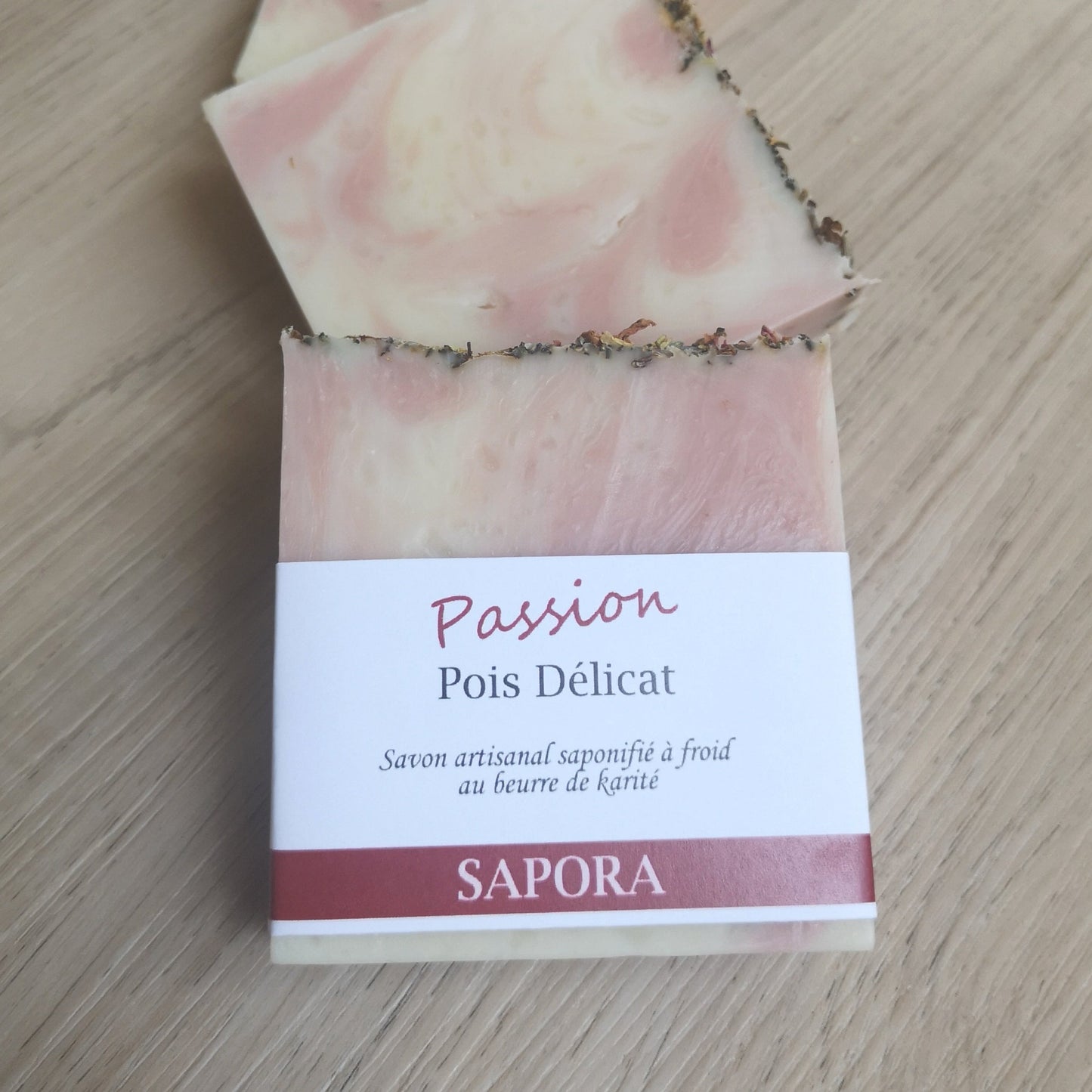 Savon décoratif Pois Délicat – Élégance et bien-être avec une touche botanique de thé de bain - Front 2