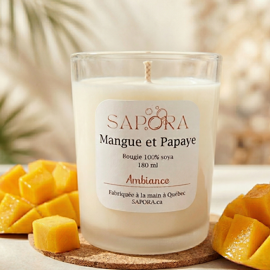 Chandelle artisanale Mangue et Papaye 180 ml par Sapora, faite à la main au Québec avec de la cire de soya naturelle et parfum tropical.