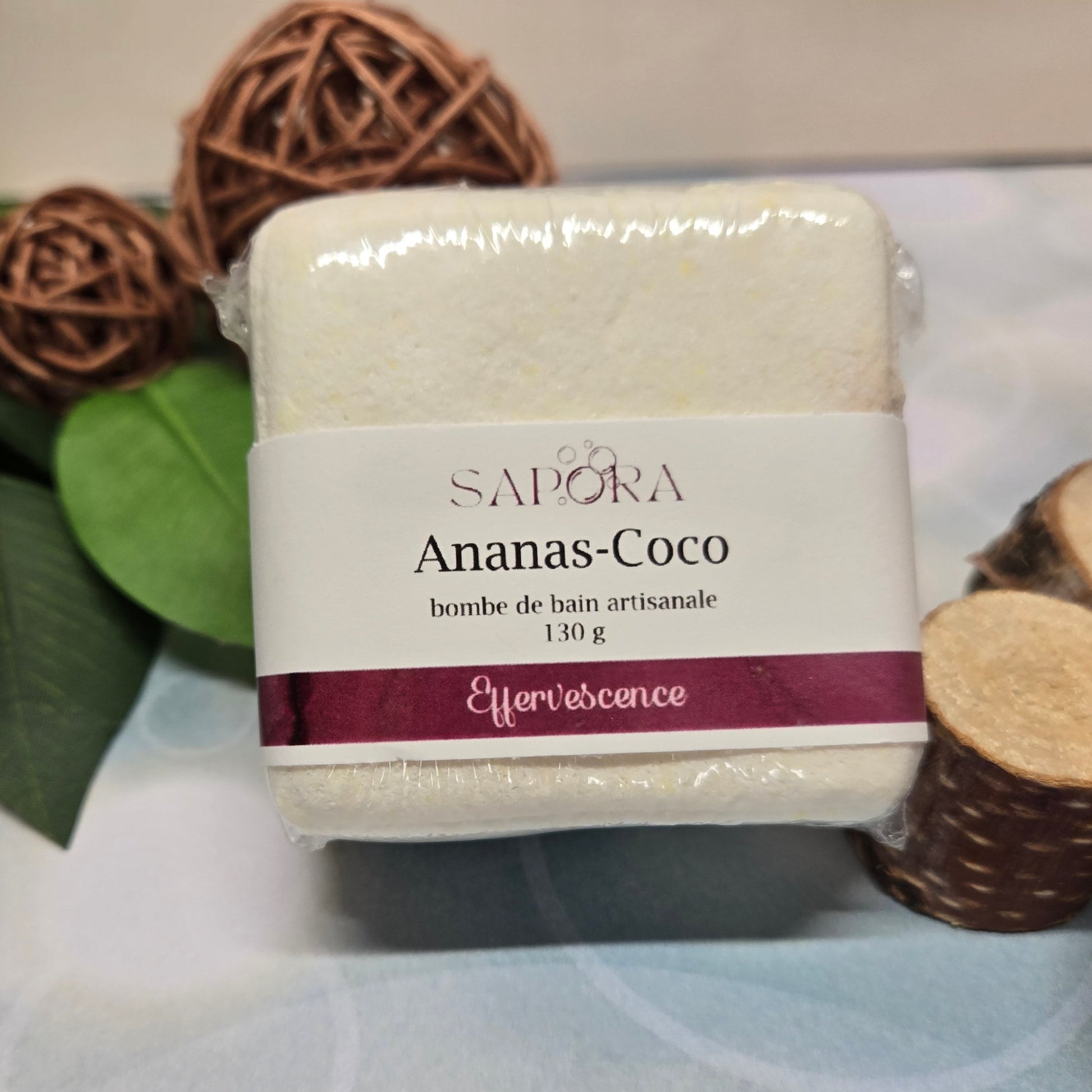 Bombe de bain effervescente ananas-coco – Évasion exotique avec senteurs fruitées et apaisantes - Front