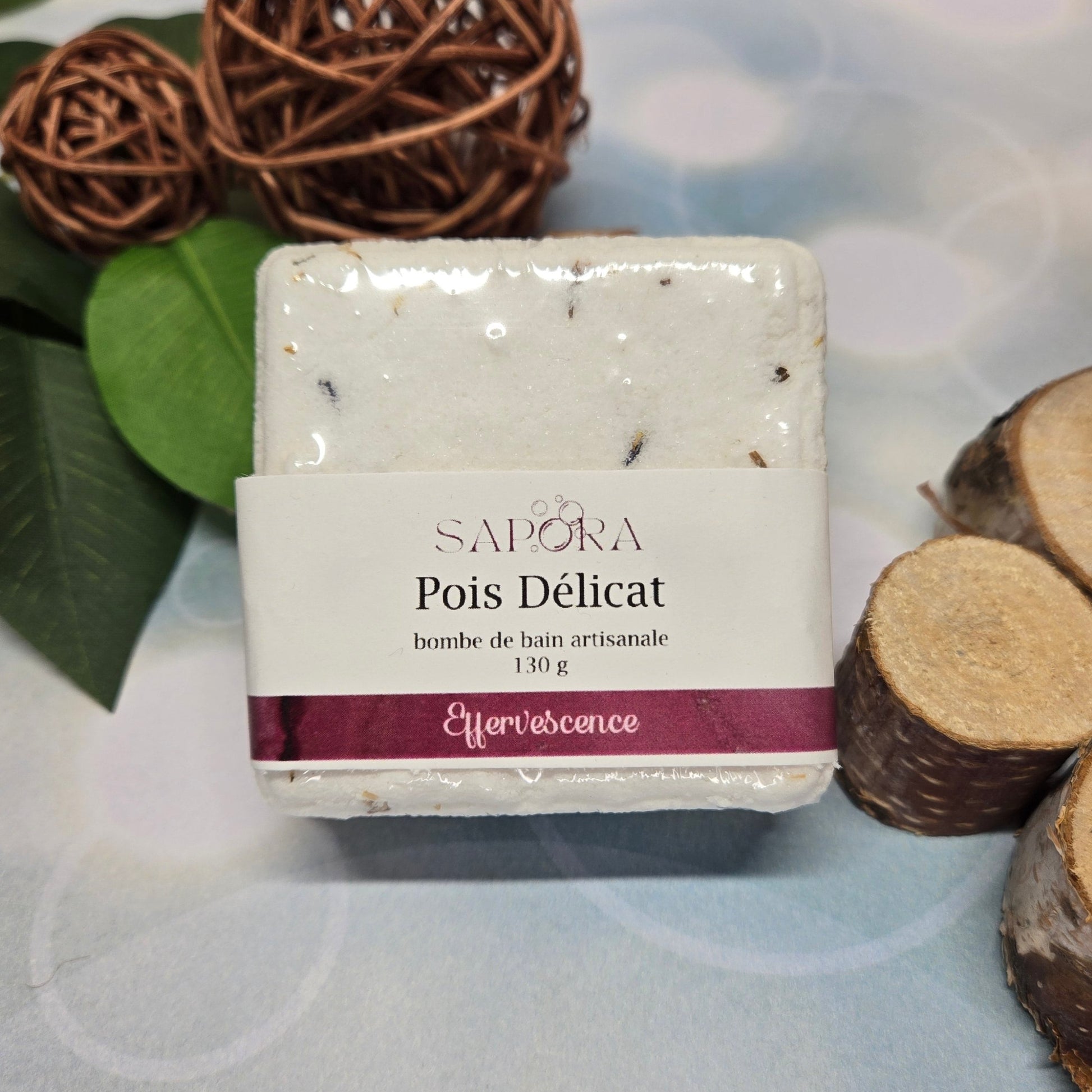 Bombe de bain artisanale pois de senteur – Explosion florale délicate, pour un bain relaxant et parfumé - Front