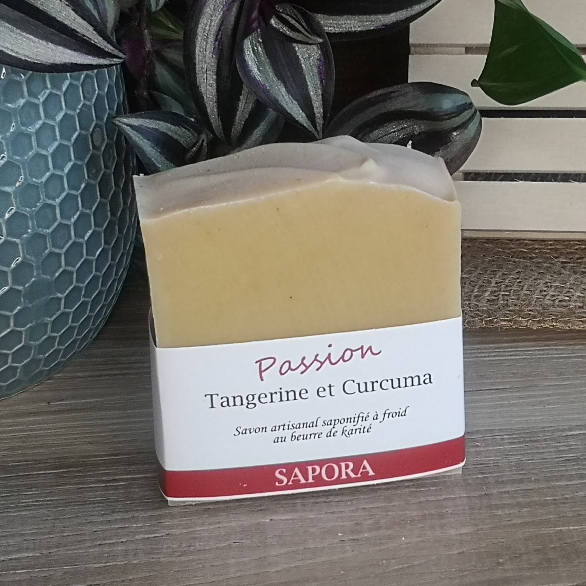 Savon tangerine et curcuma – Éclat et douceur grâce au beurre de karité nourrissant
