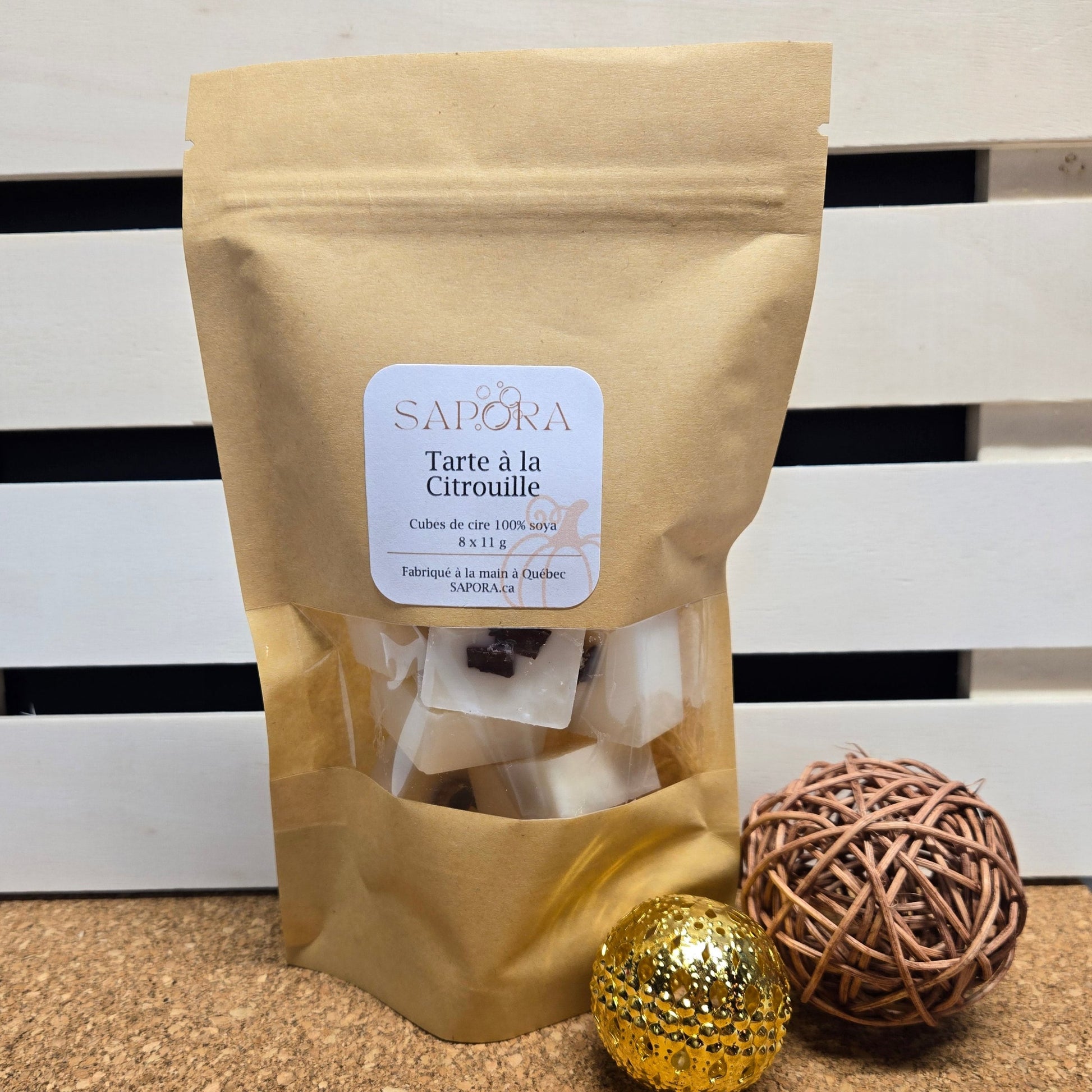 Cubes de cire de soya tarte à la citrouille / Pumpkin pie wax melts – parfaits pour créer une ambiance automnale chaleureuse - Front (wood)